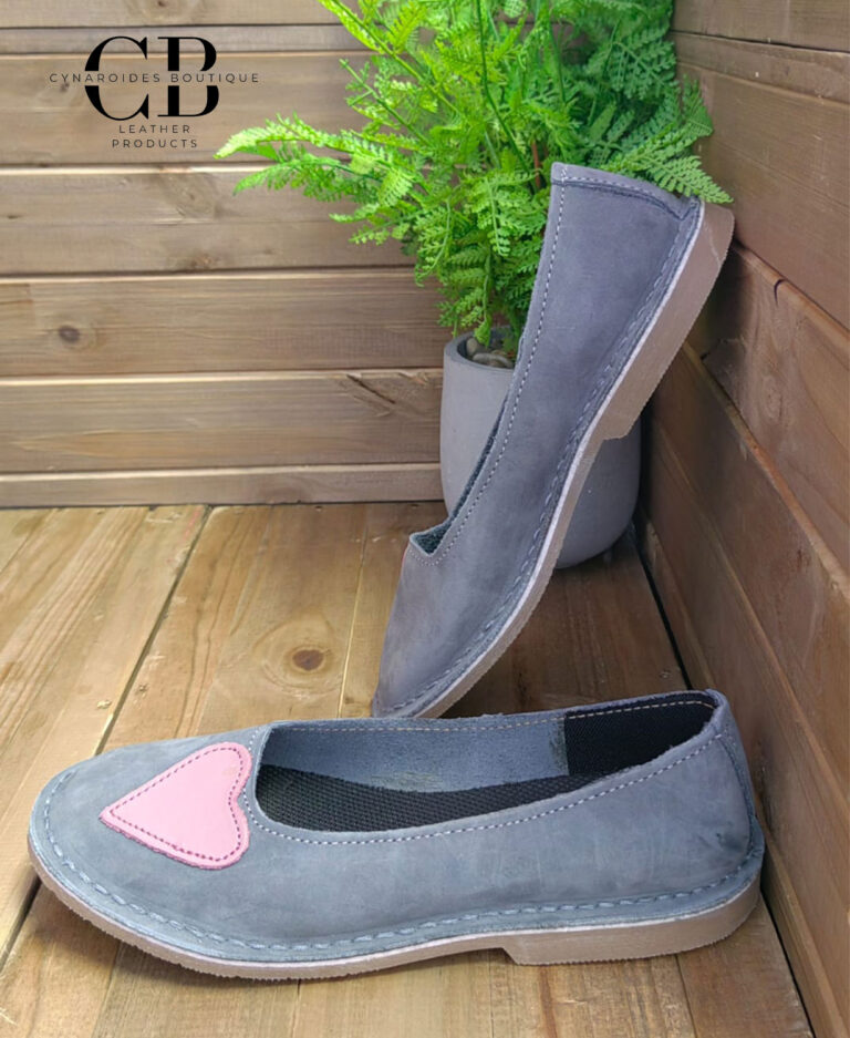 Hearted Leather Pumps